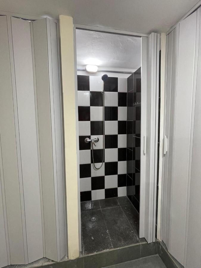 Ommi Hostel Saint Julian's ภายนอก รูปภาพ