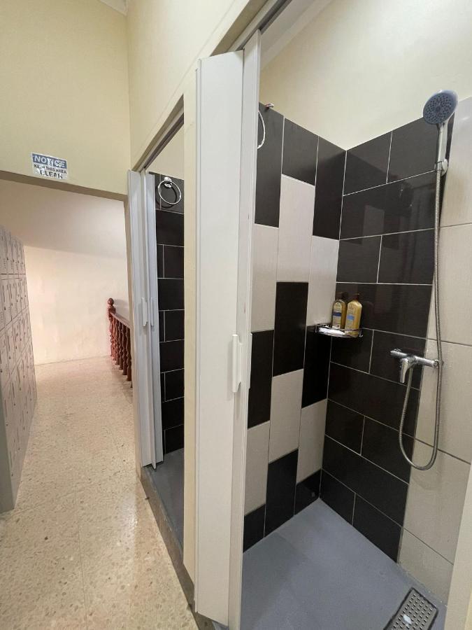 Ommi Hostel Saint Julian's ภายนอก รูปภาพ