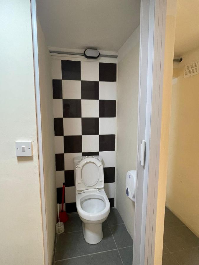 Ommi Hostel Saint Julian's ภายนอก รูปภาพ